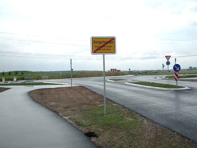 Neuer Kreisel bei Bergerhausen