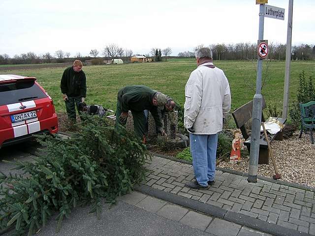 Vorbereitung zum Adventsfenster Lutherstrae