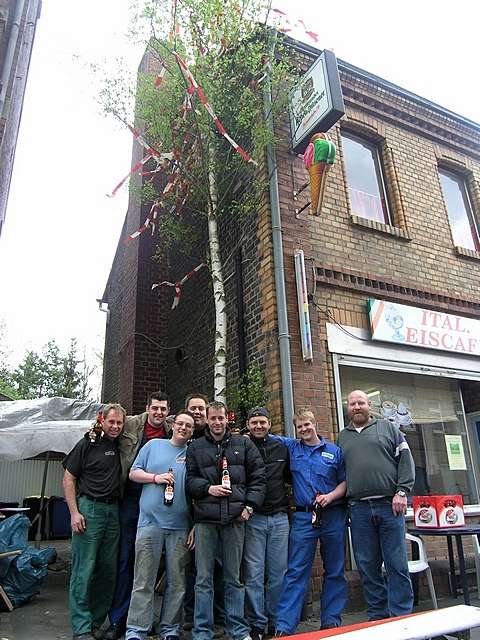 Maibaum des FC-Fan-Clubs