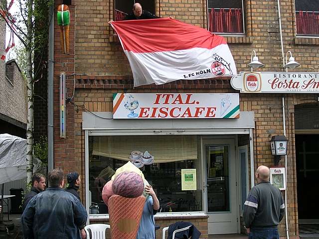 Maibaum des FC-Fan-Clubs