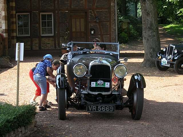 Oldtimer durch Bergerhausen