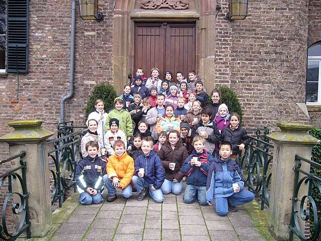 Kinder in der Burg