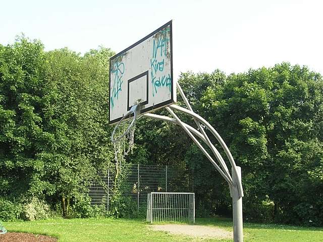 Baskeballkrbe zerstrt