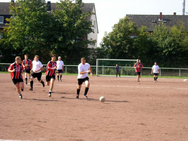 Unser Dorf spielt Fuball 2004