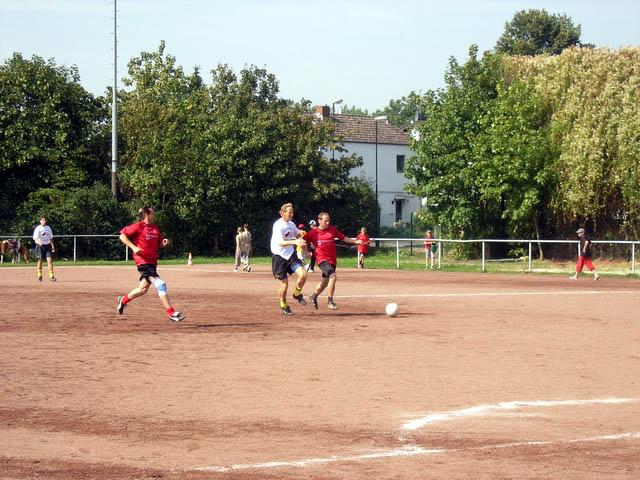 Unser Dorf spielt Fuball 2004