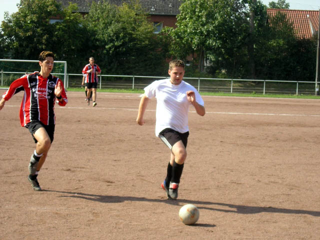 Unser Dorf spielt Fuball 2004