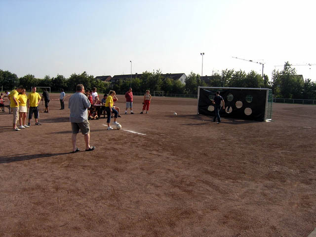 Unser Dorf spielt Fuball 2004