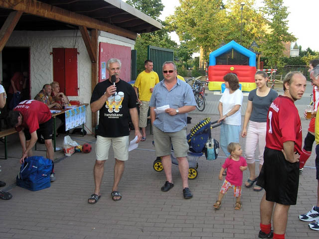 Unser Dorf spielt Fuball 2004