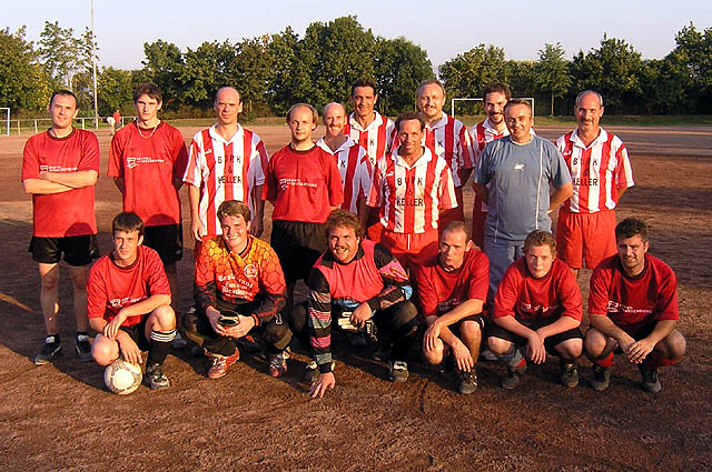 Unser Dorf spielt Fuball 2004