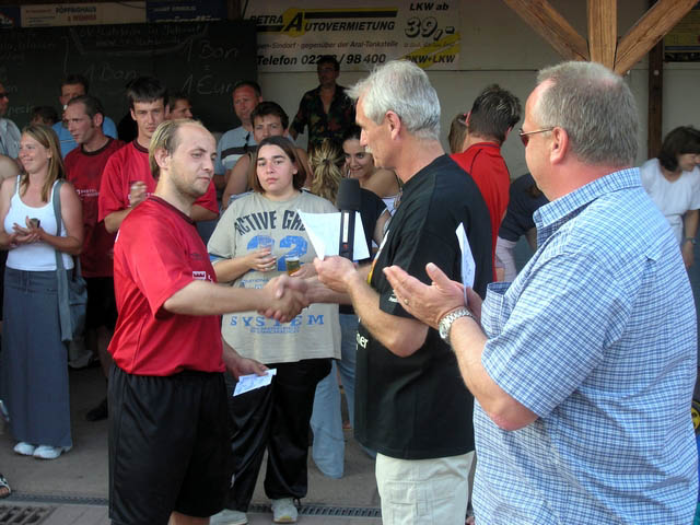 Unser Dorf spielt Fuball 2004