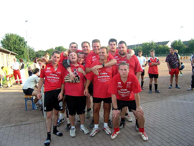 Unser Dorf spielt Fuball 2005