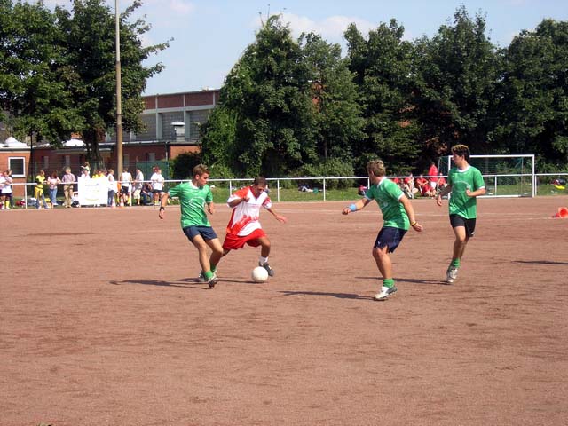 Unser Dorf spielt Fuball 2005