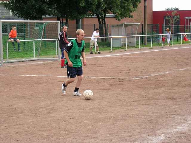 Unser Dorf spielt Fuball 2010