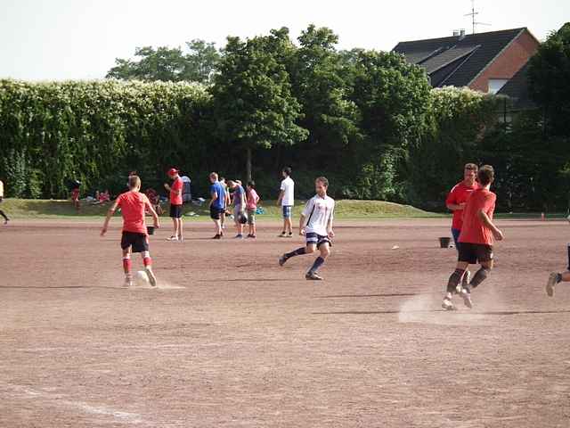 Unser Dorf spielt Fuball 201