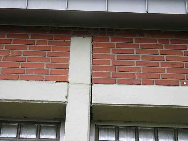 Schden an Turnhalle