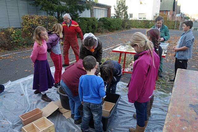 Bau eines Wildbienen-Hauses