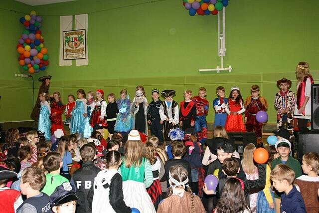 Weiberfastnacht in der Grundschule