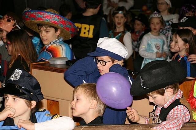 Weiberfastnacht in der Grundschule