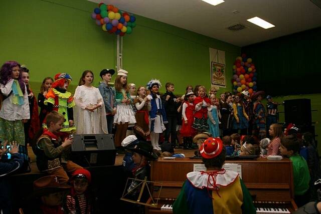 Weiberfastnacht in der Grundschule