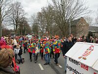 Karnevalszug 2016 - Bilder an der Kommandeursburg