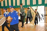 Fahnenschwenken, Krönung Dorfkönigin und Ehrungenrönung Dorfkönigin