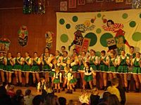 Tanzgruppen in Buir